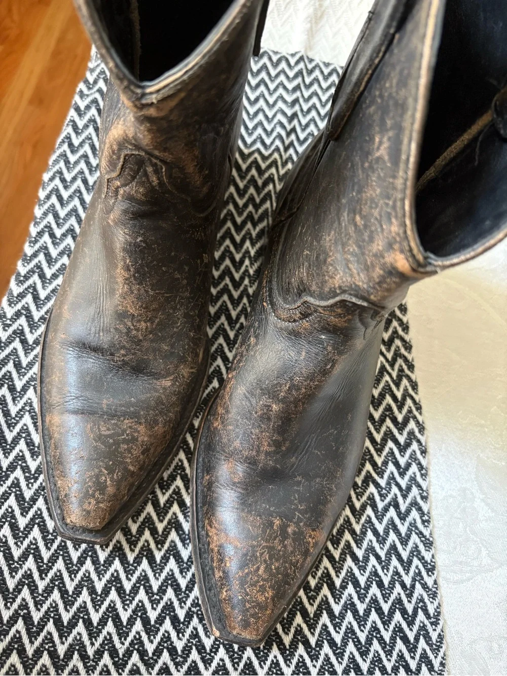 Cavender’s Rustic Brown Leather Cowboy Booties 9.5